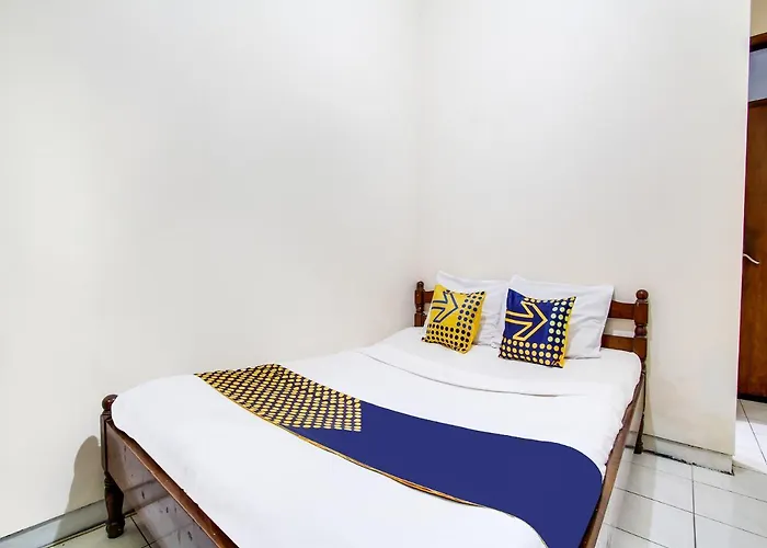 Spot On 91908 Hotel Wigati Surakarta 