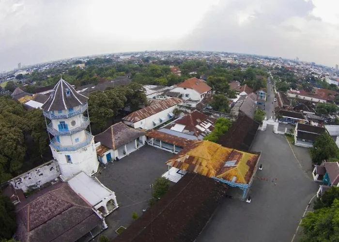 Super Oyo 2803 Orchid House Hotel Surakarta 